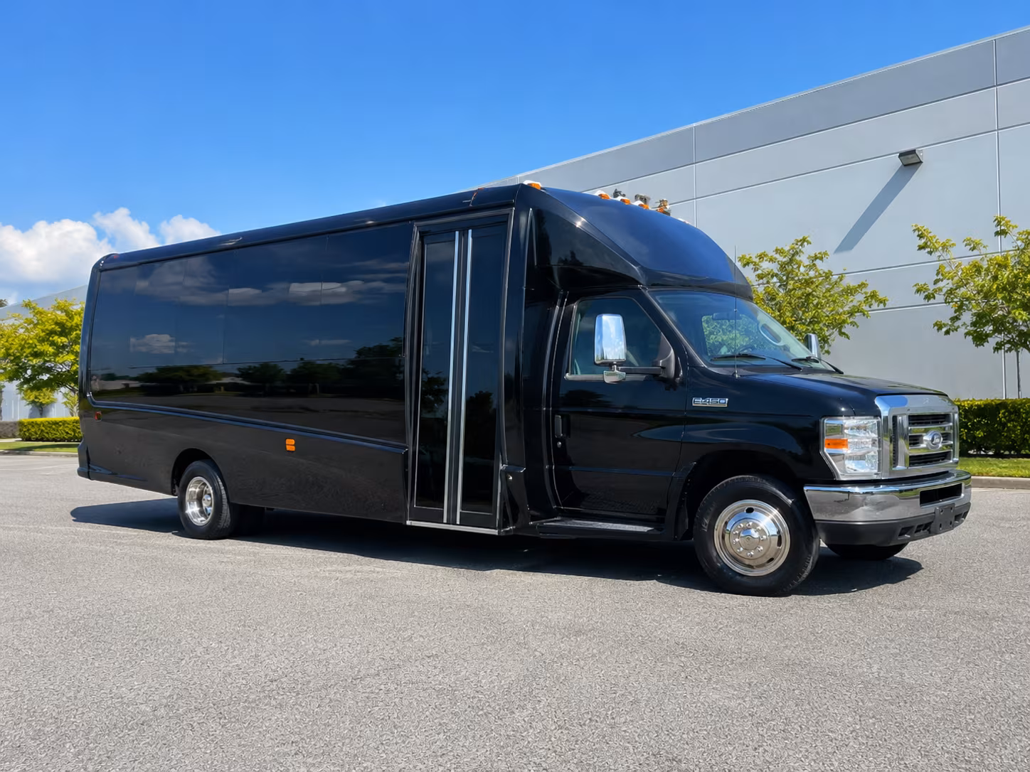 got 30 seconds find a party bus for your next woodbridge night out